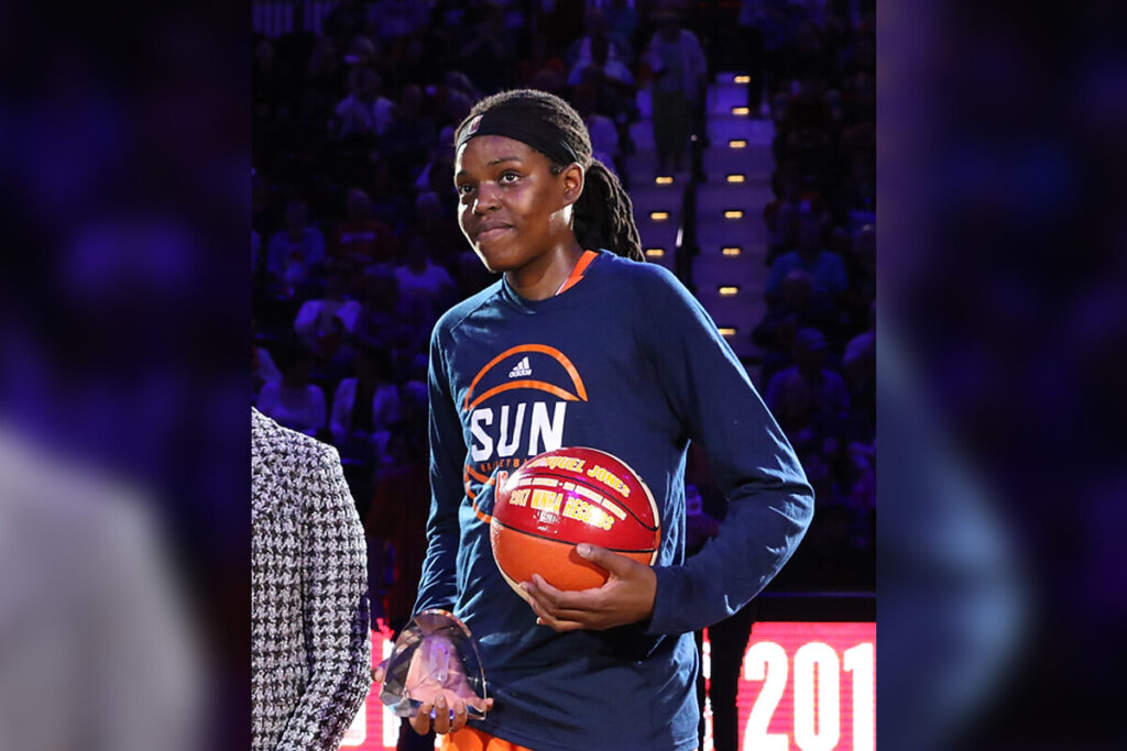 Jonquil Jones accepting the WNBA Most Improved Player Award in 2017